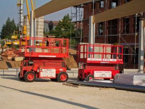 Arbeitsbühne Schere Seitenansicht 2