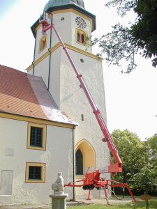 Kettenbühne KT 23 12 am Kirchturm